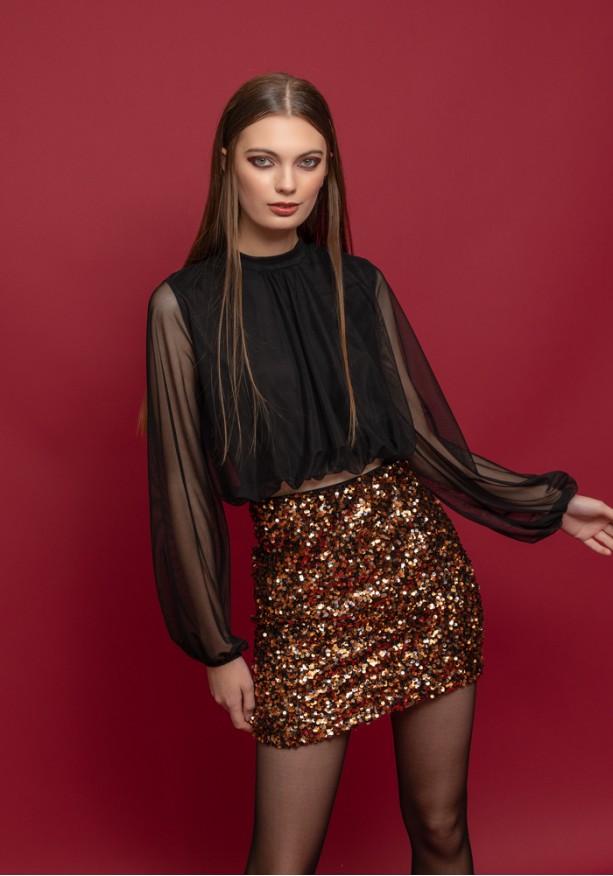 Crop top με διαφανή μανίκια